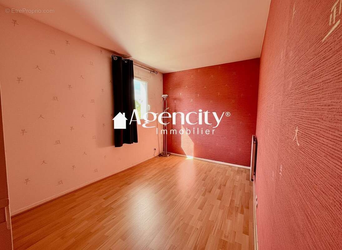 Appartement à SAINT-THIBAULT-DES-VIGNES