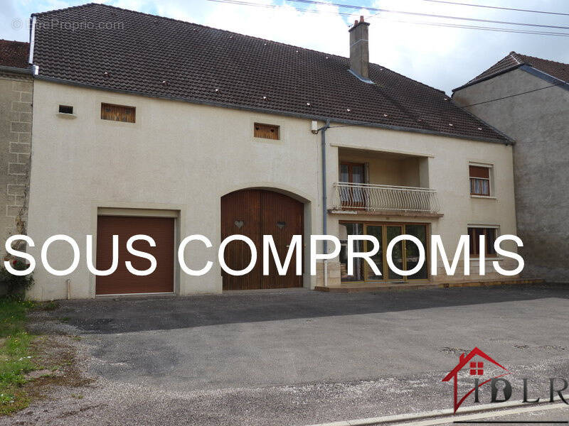 Maison à FAYL-BILLOT