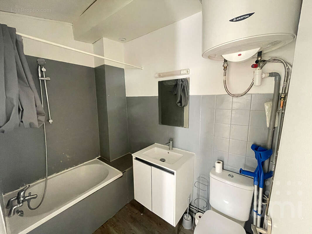 Bordeaux - Place de la Victoire : Appartement T1 bis  de 23 m2 ! - photo 4