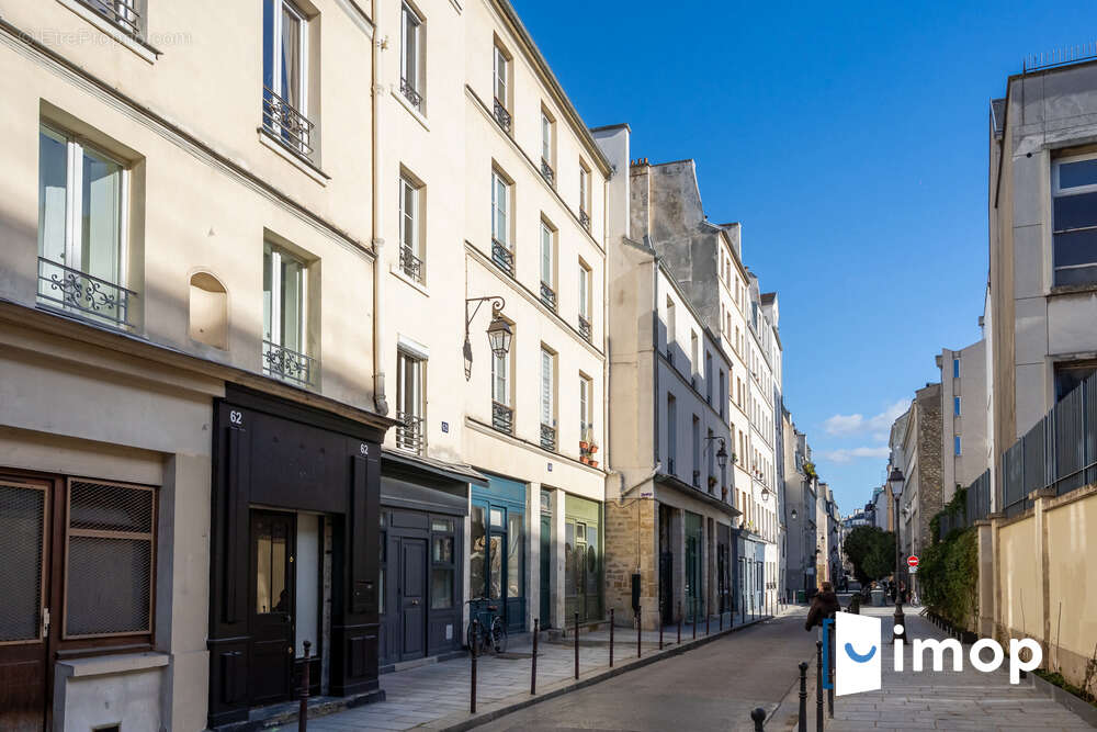 Appartement à PARIS-3E