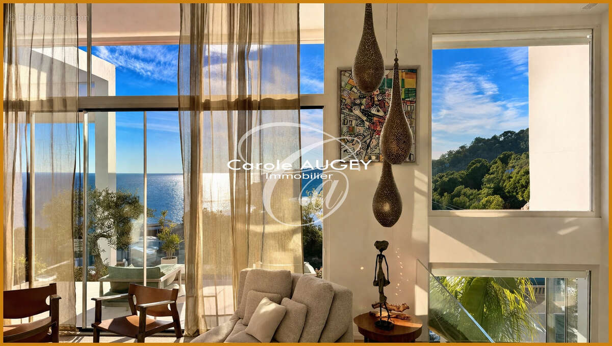 Maison à SAINT-CIERGE-LA-SERRE