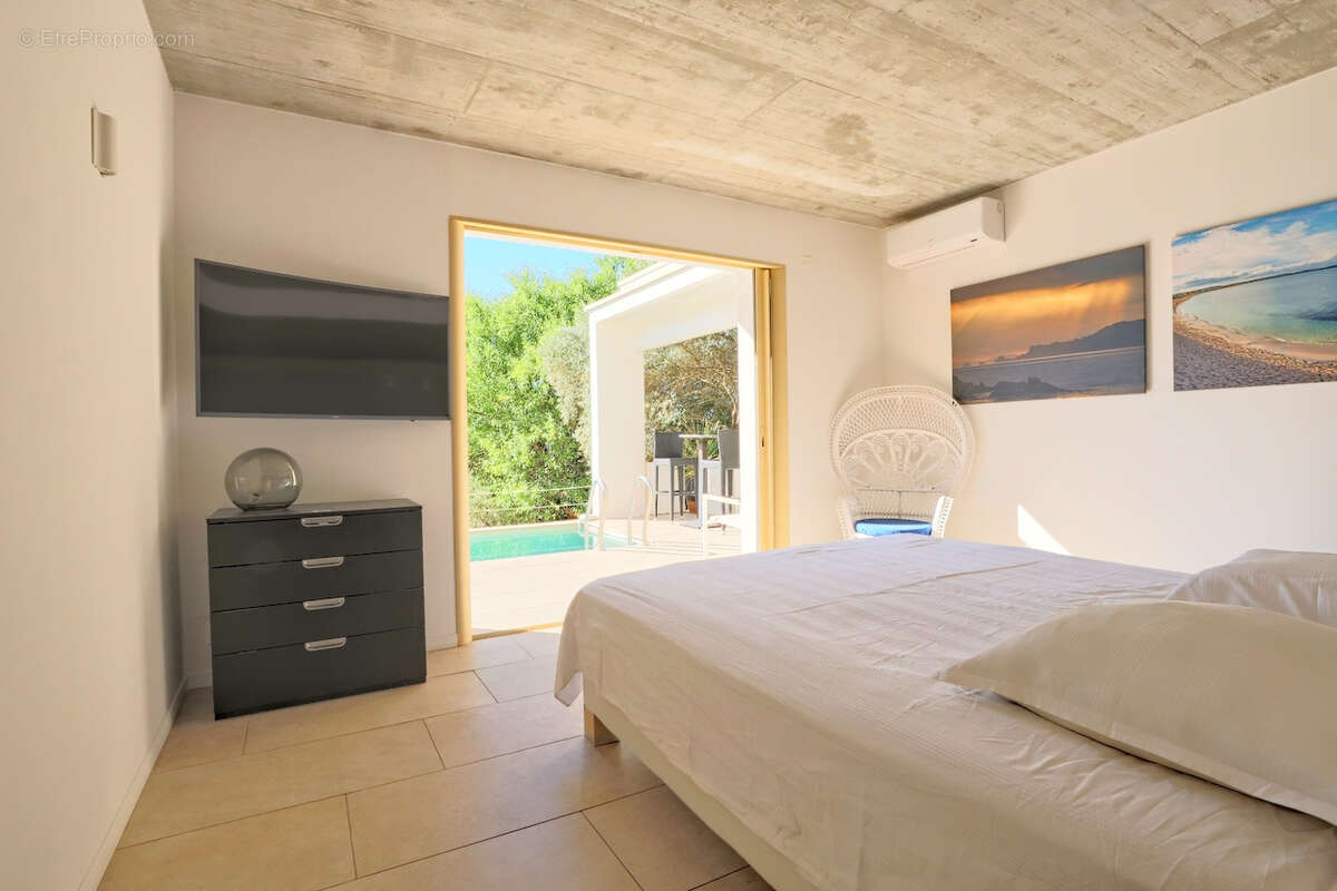 Maison à SOLLIES-PONT