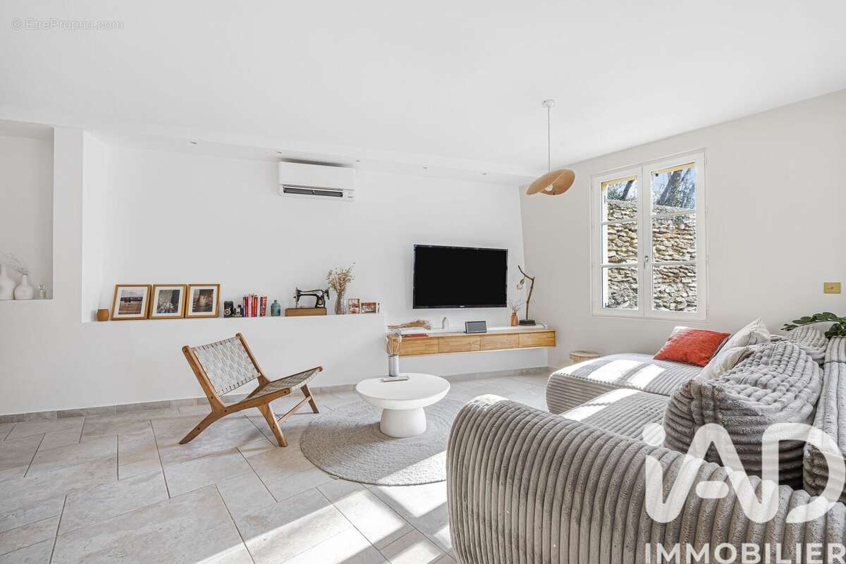 Photo 7 - Maison à LA CELLE-SAINT-CLOUD