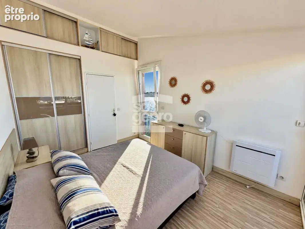 Réf : 2344 - Vente Appartement 2 Pièces duplex avec parking et superbe vue sur le Port ! - photo 4