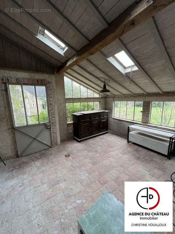 Maison 114 m² à Guilly  - photo 6