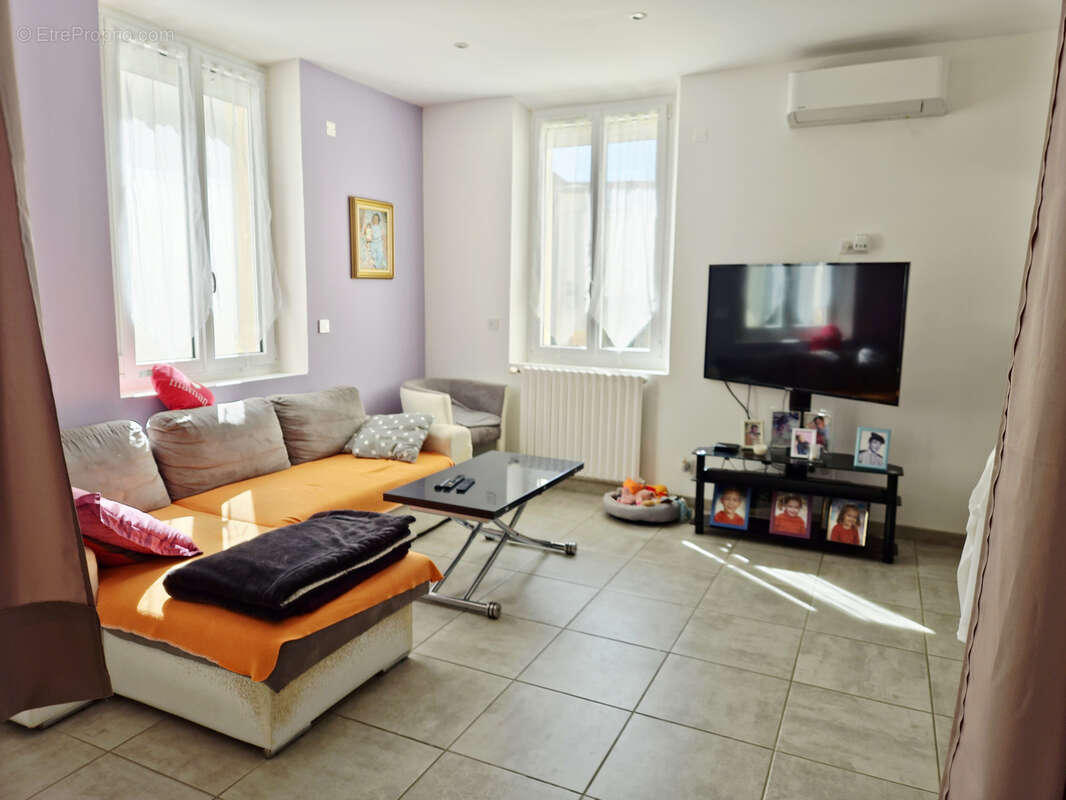 Maison à VILLESENEUX