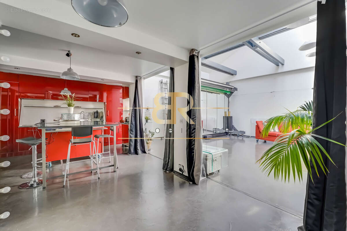 Loft atypique de 190 m2 avec terrasse, sauna sec, jacuzzi, calme et  lumineux - photo 7