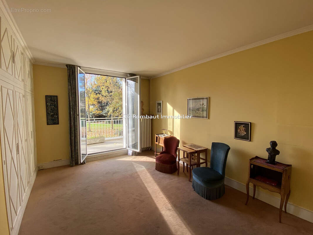 Appartement à LA CELLE-SAINT-CLOUD