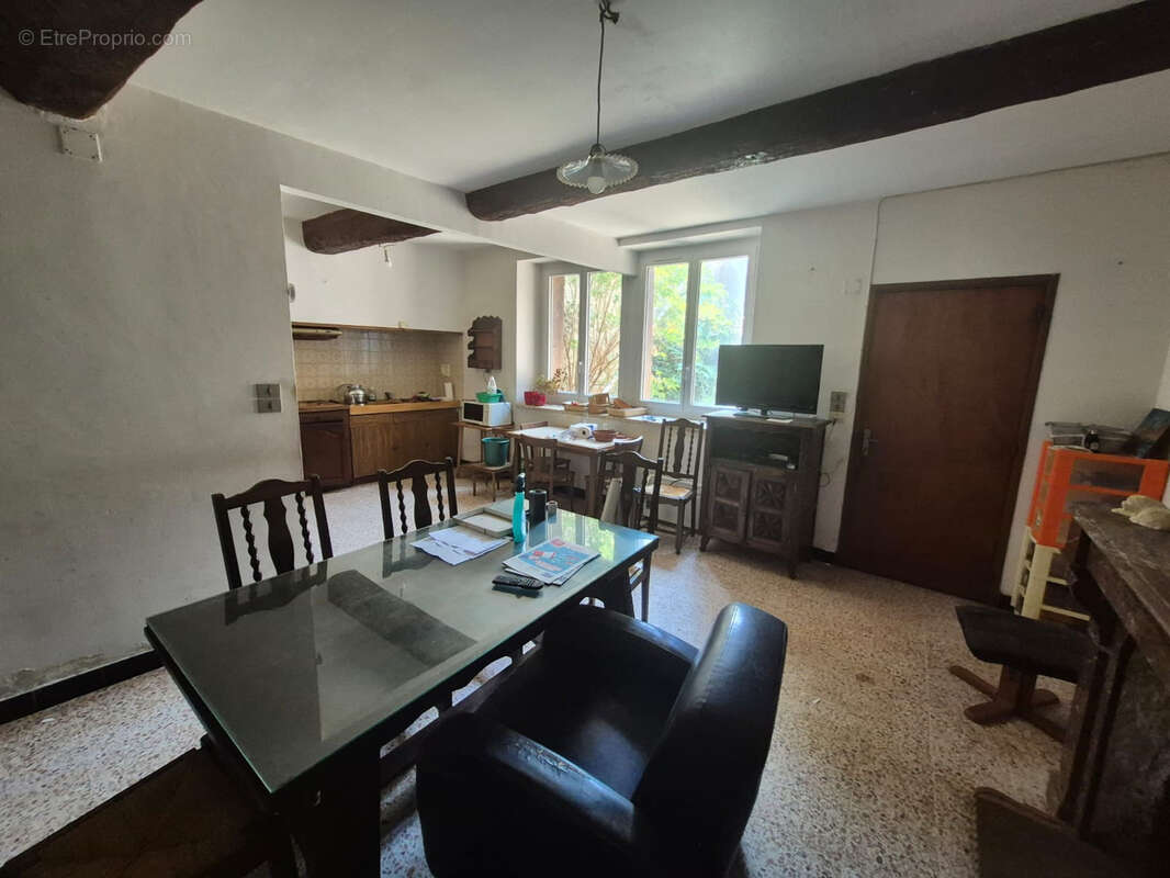 Maison de village avec cour, terrasse et immense garage   Azille (11700)   145 m2 habitables - photo 25