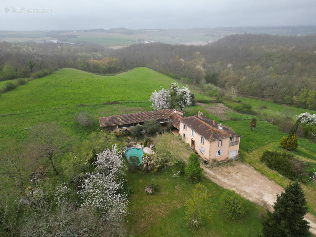 Maison à SEISSAN