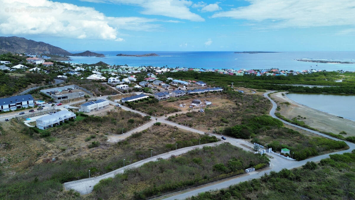 Terrain à SAINT-MARTIN
