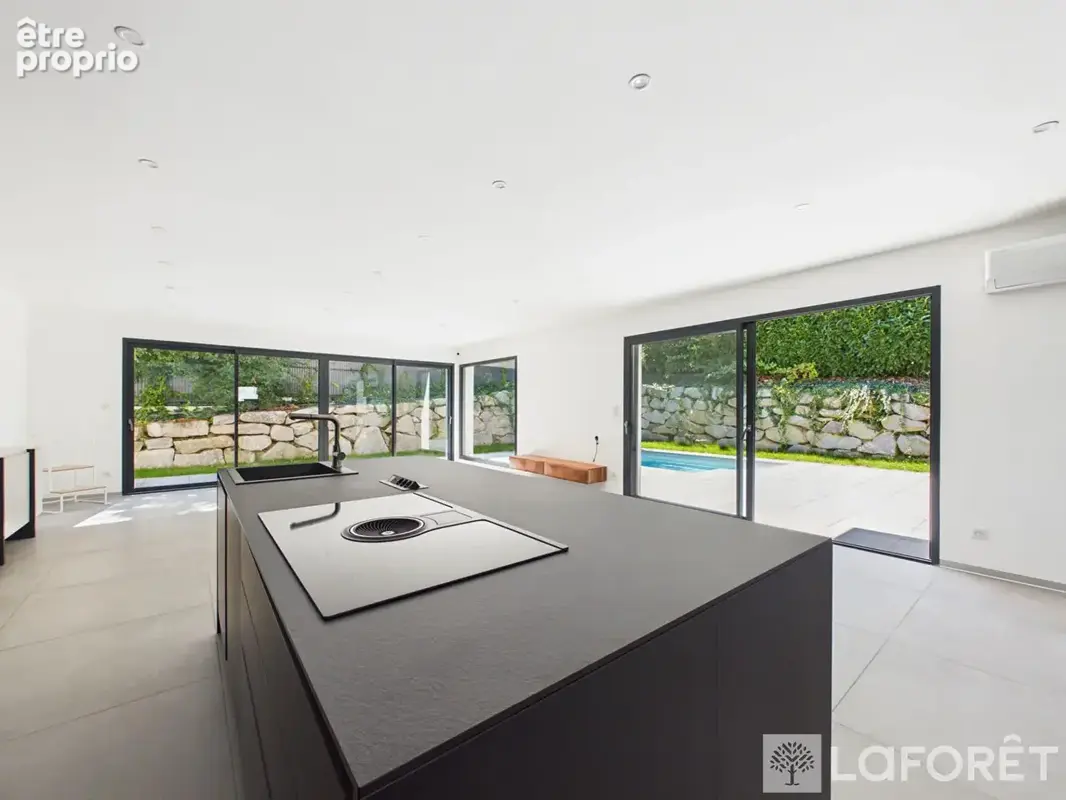 Maison récente avec piscine sur les hauteurs - photo 6
