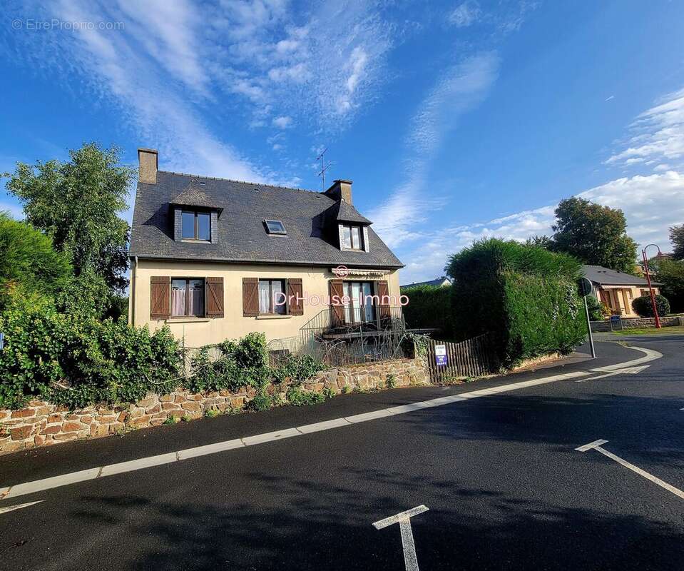 Maison à LE MINIHIC-SUR-RANCE