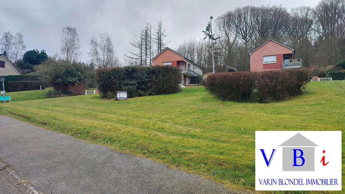 Terrain à GRUCHET-LE-VALASSE