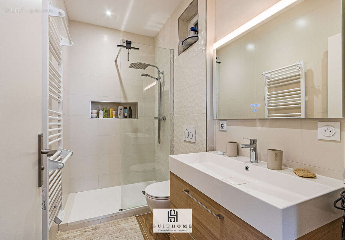 Appartement à ANSE