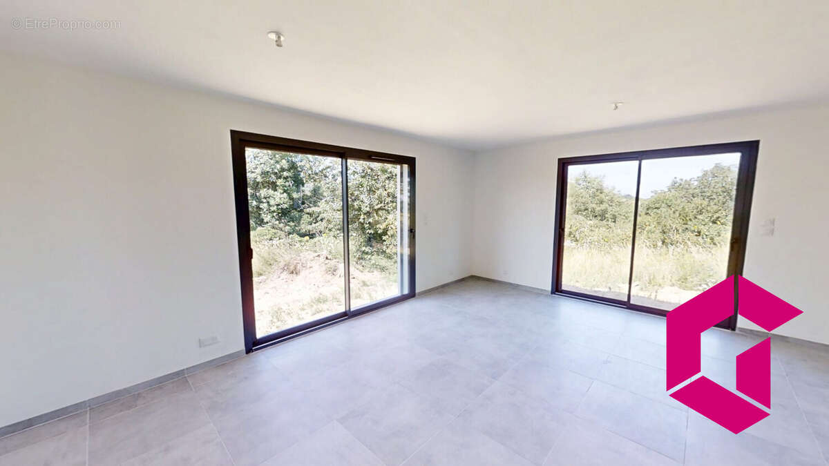 Maison à SERMENTIZON