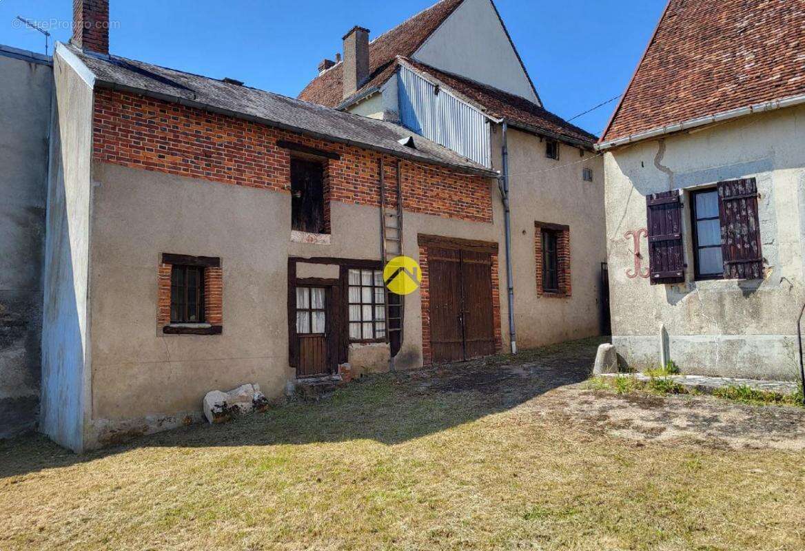 Maison à AUTRY-LE-CHATEL