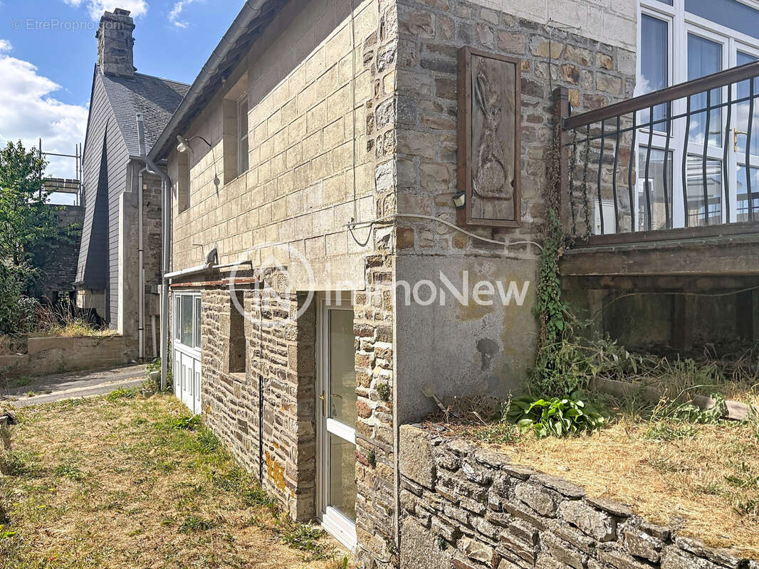 Maison 90 m2 ideal pied a terre sur 184 m2 de terre en plein bourg - photo 12
