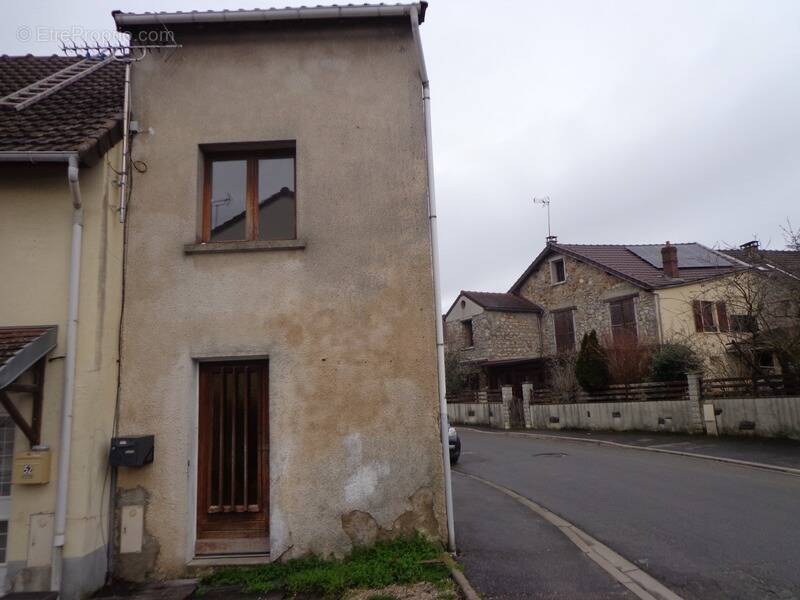 Maison à LONGPERRIER