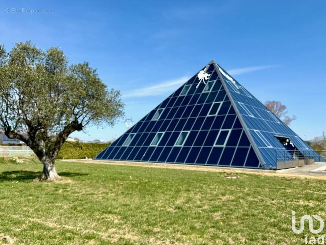 Photo 1 - Commerce à PIERRELATTE