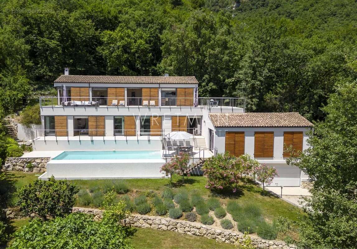 Maison à TOURRETTES-SUR-LOUP