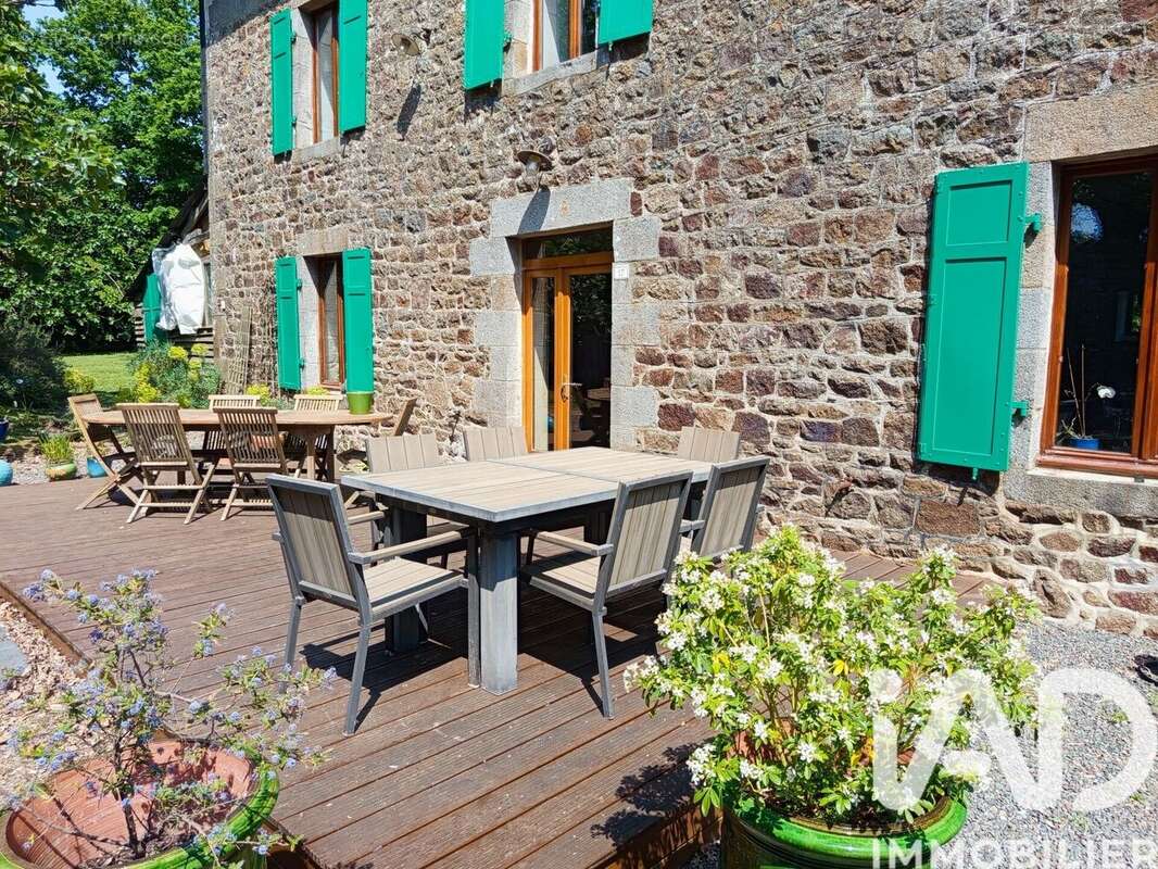 Maison 234 m² à La Chapelle-Chaussee  - photo 2