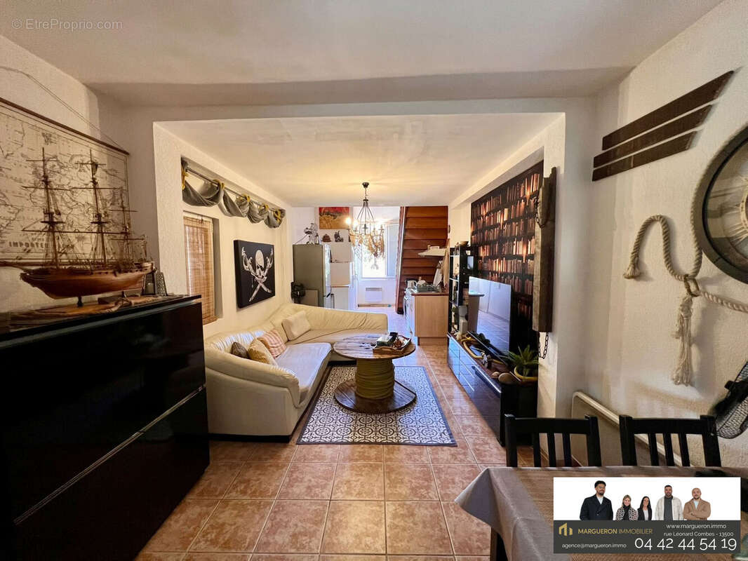 Appartement à ENSUES-LA-REDONNE