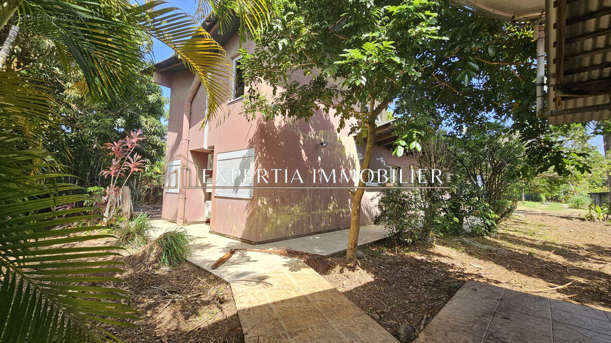 Maison à REMIRE-MONTJOLY