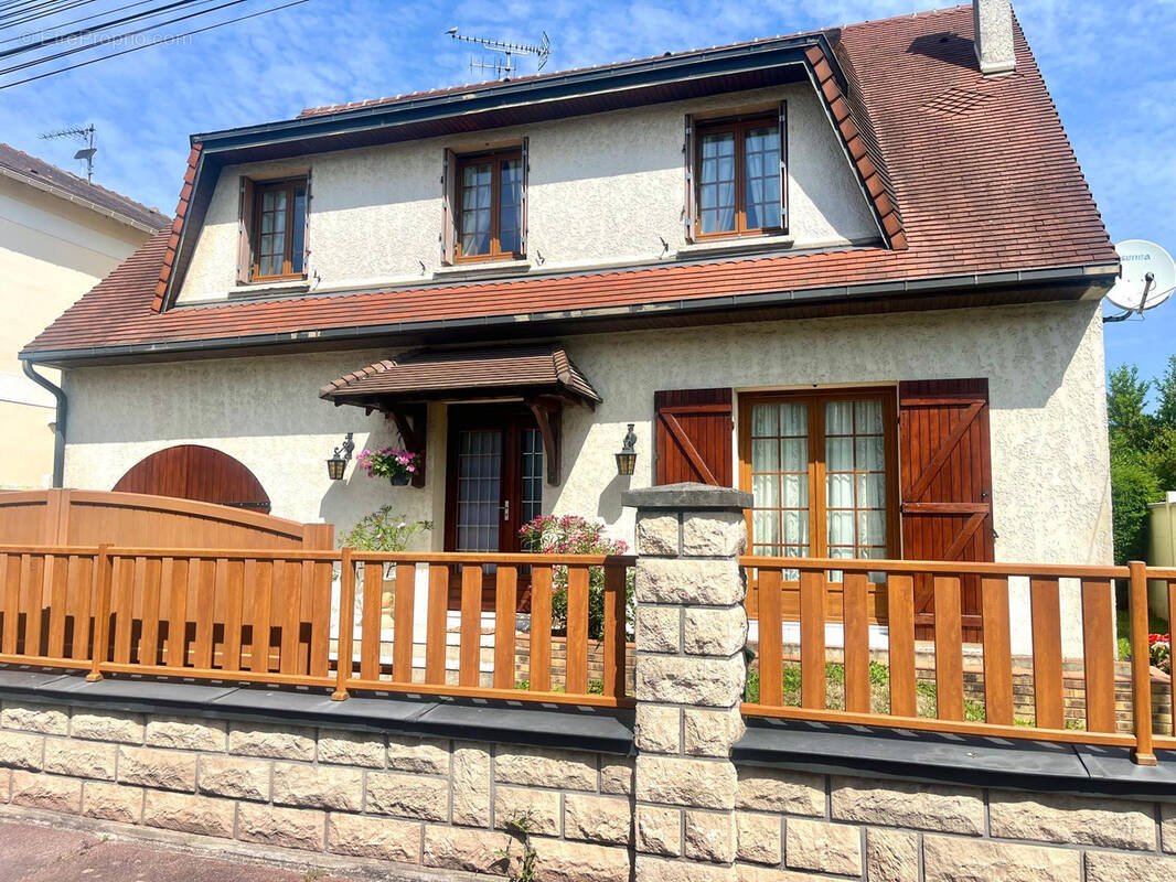Maison à TREMBLAY-EN-FRANCE