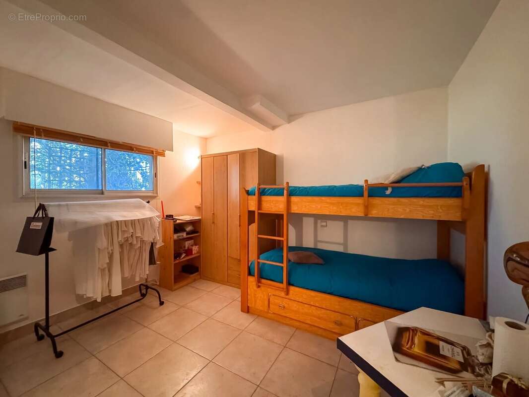 Appartement à EZE