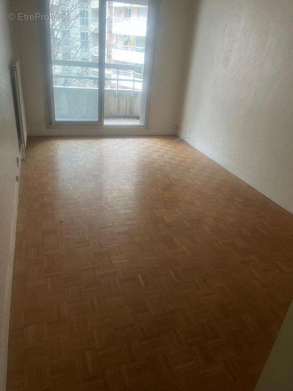 Appartement à PARIS-19E