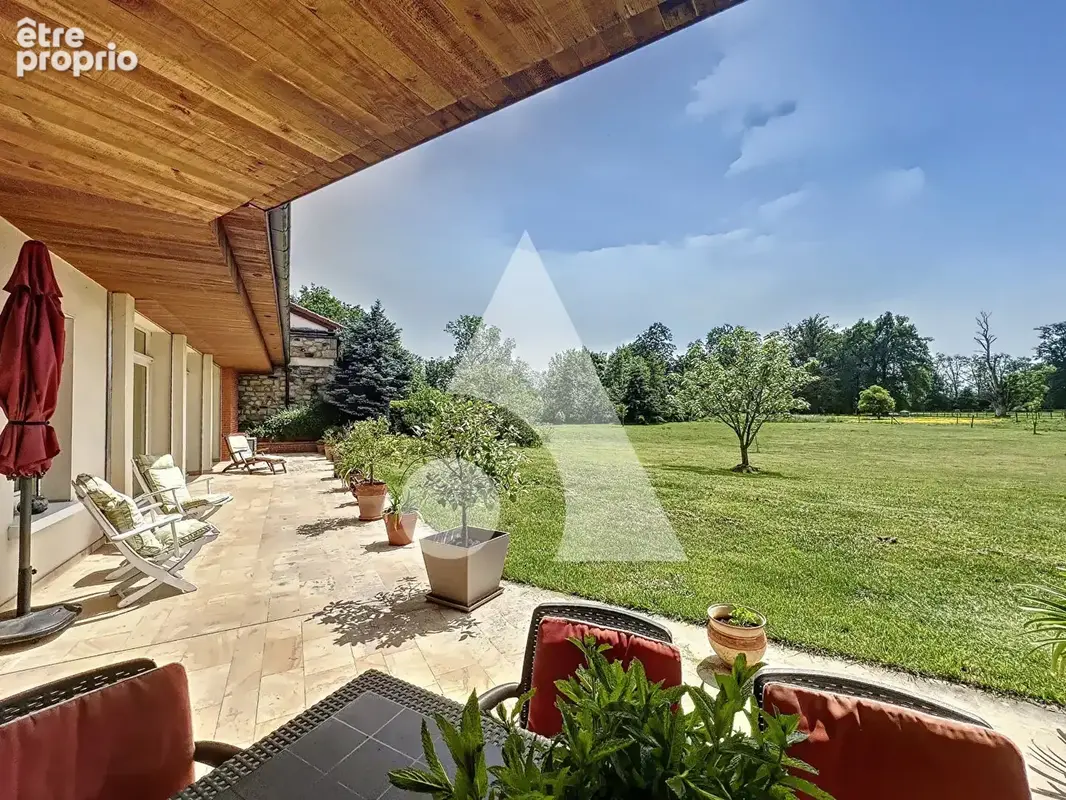 Demeure de prestige à 5 minutes de Montrond-les-Bains de 6 pièce(s) 420 m² - photo 10