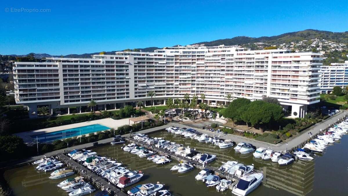 Appartement à MANDELIEU-LA-NAPOULE