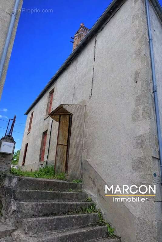 Maison à LAVAVEIX-LES-MINES