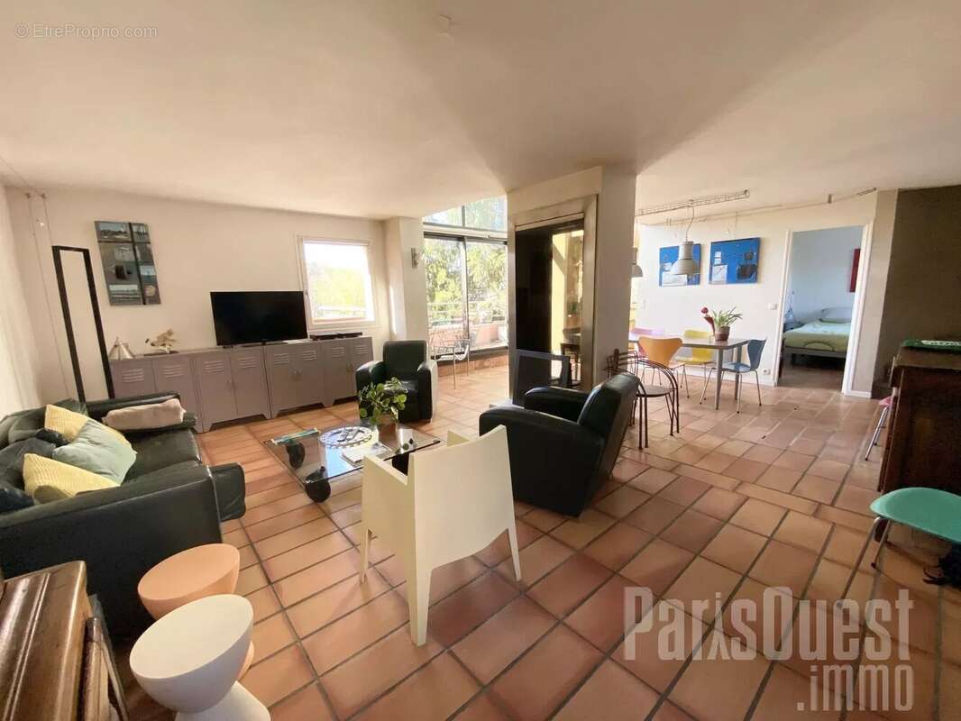 Appartement à VILLE-D'AVRAY