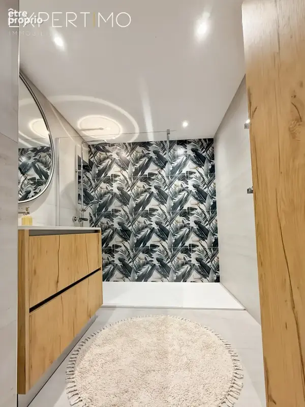 Propriété de 457 m2 + Piscine avec Pool House + 4 garages sur 5500 m2. - photo 22