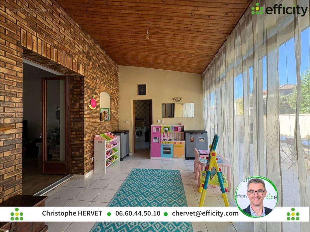 Maison à MAGNAC-SUR-TOUVRE