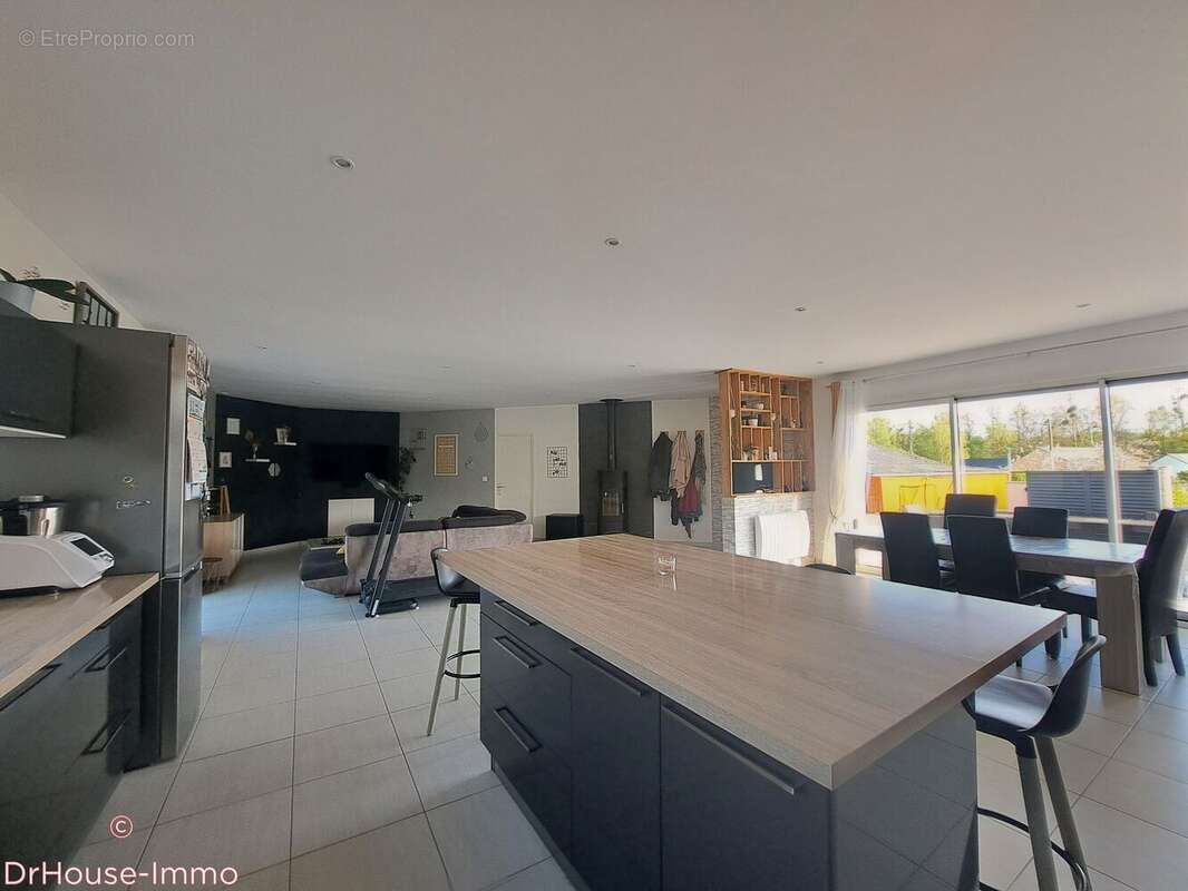 Maison à MINIAC-MORVAN