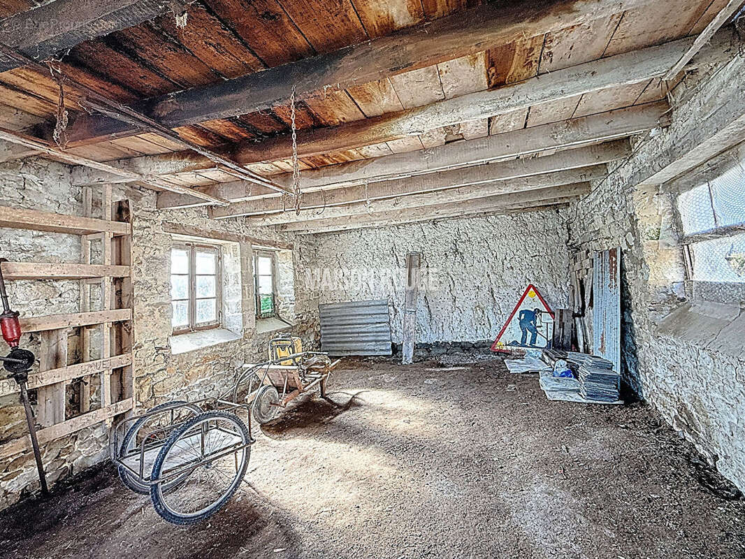 Ancien corps de ferme  en pierres proche baie du Mont St Michel - photo 16