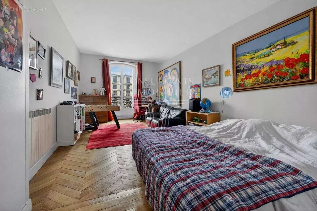 Appartement à PARIS-16E