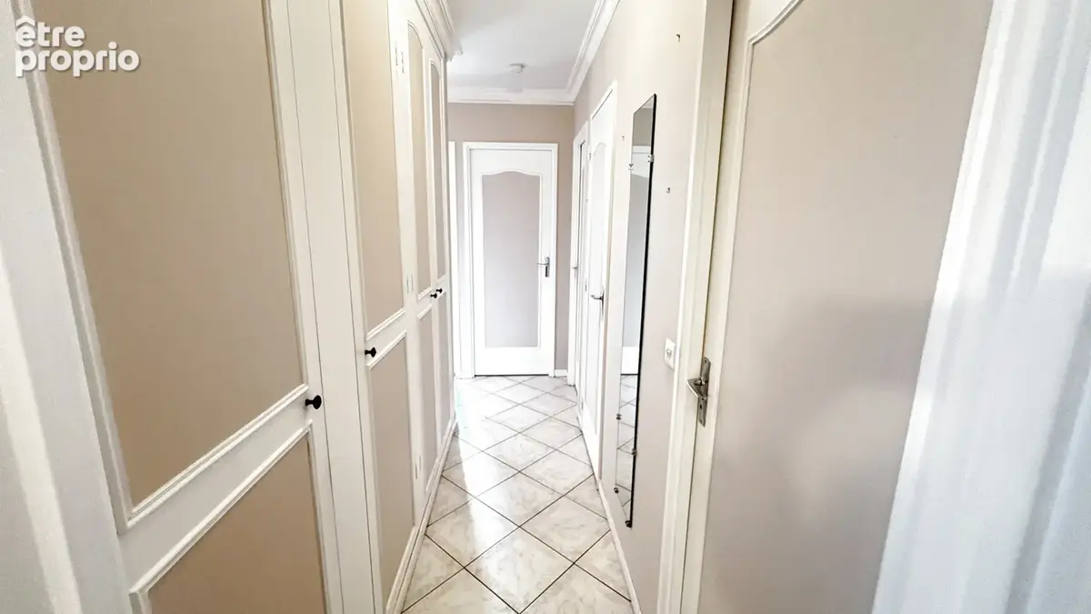 VAUJOURS   Appartement F4 avec balcon et parking en sous-sol - photo 9