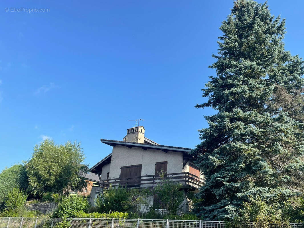 Maison à LE CHAMBON-SUR-LIGNON