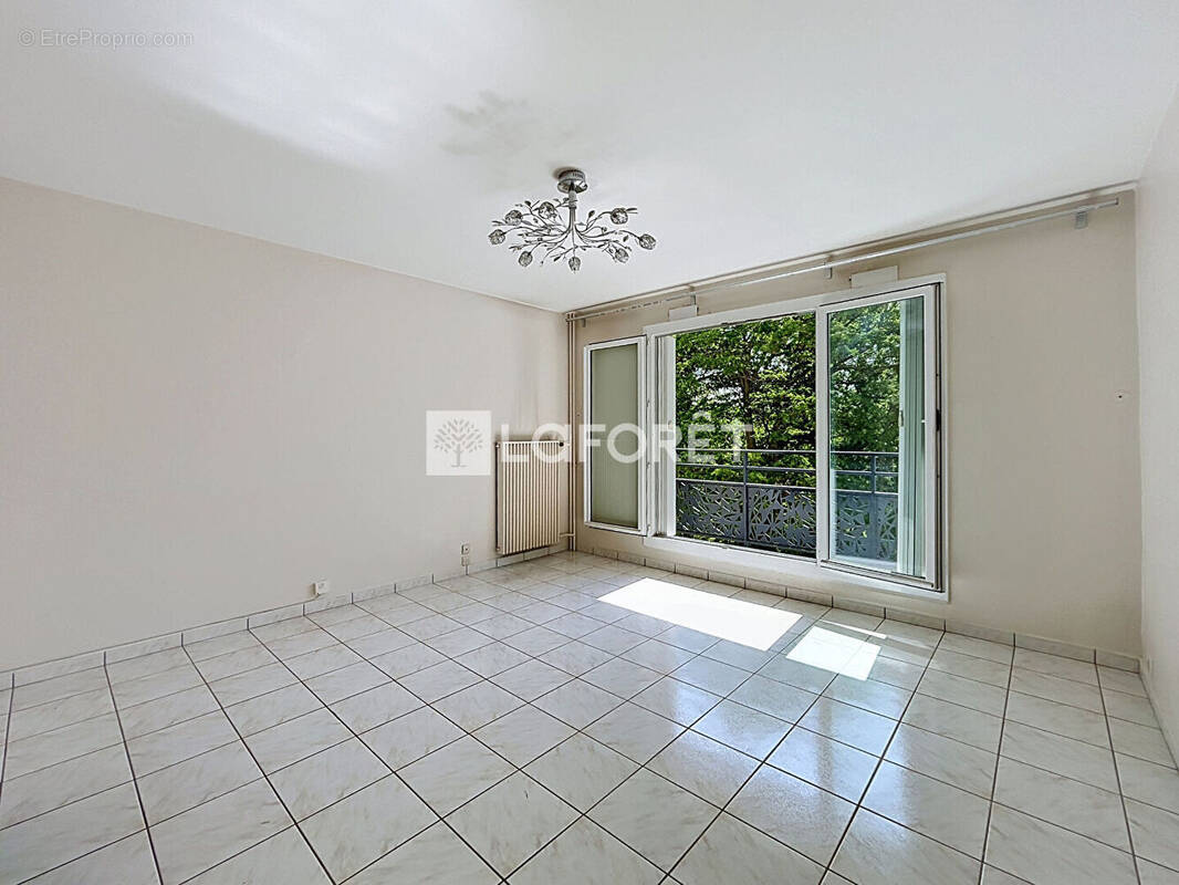 Appartement à VERNEUIL-SUR-SEINE