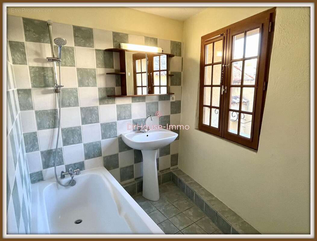 Appartement à LORGUES