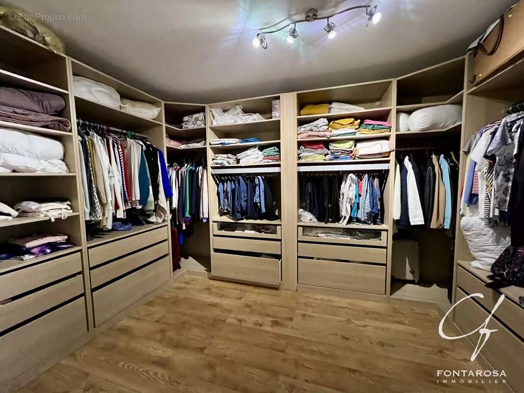 Maison à PUGET-SUR-ARGENS