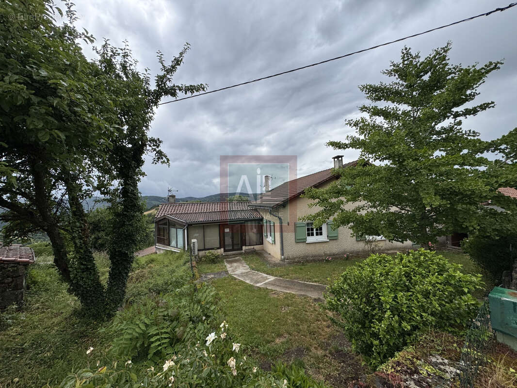 Maison à SAINT-BERAIN
