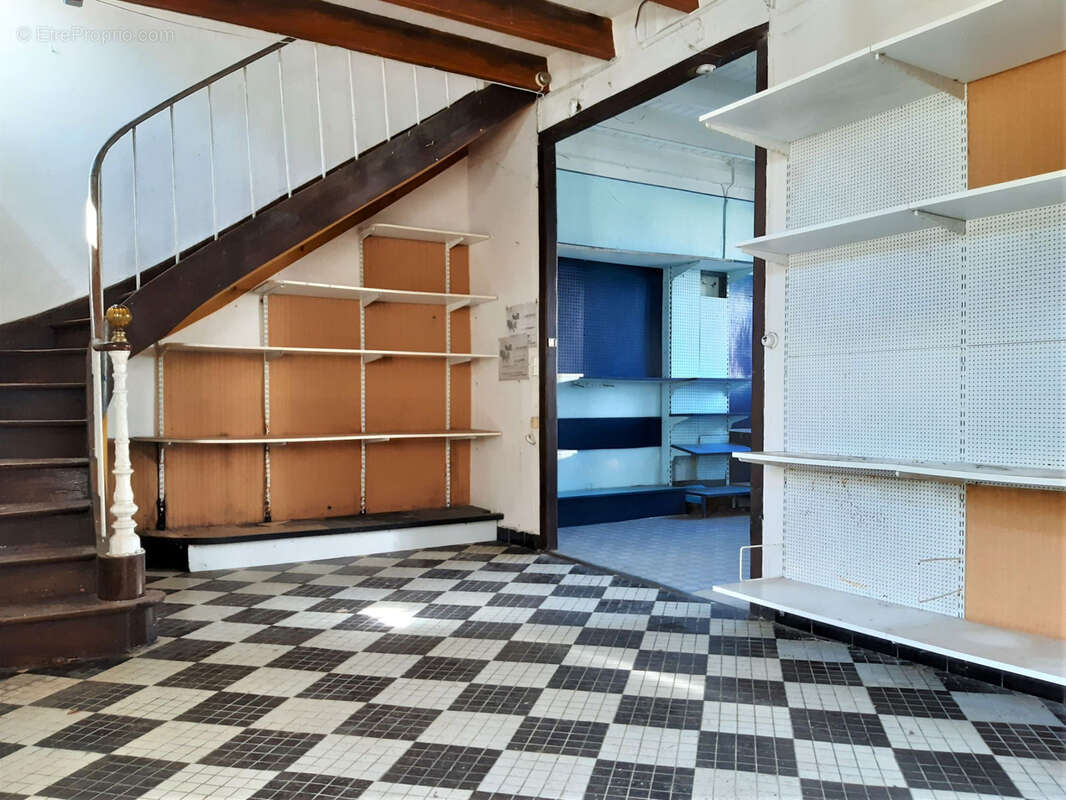 Spacieuse Maison avec ancien commerce-atelier - photo 12