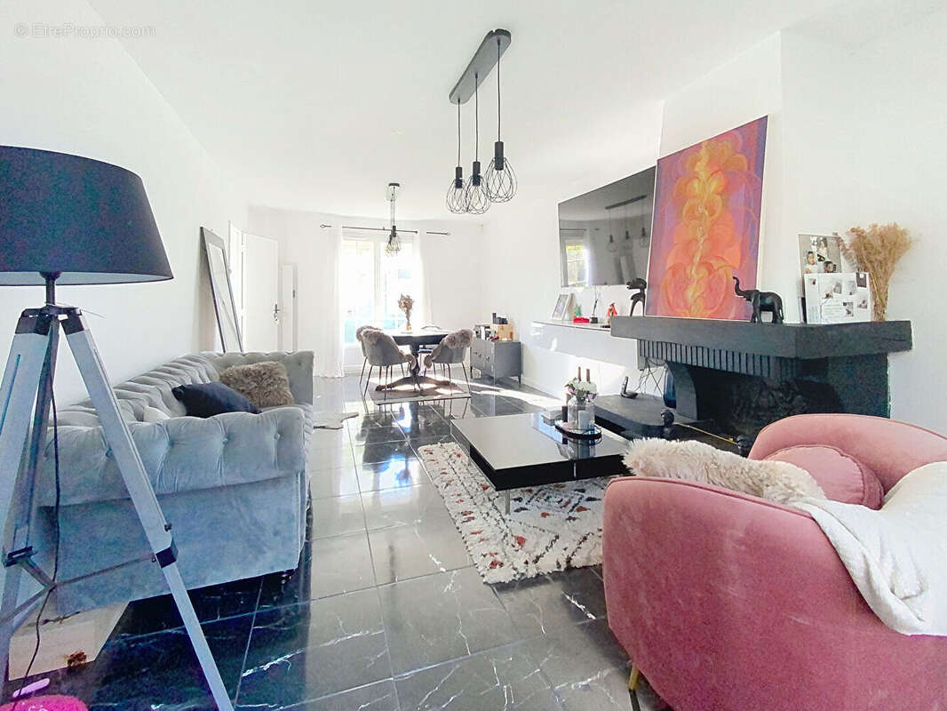 Maison à VERNEUIL-SUR-SEINE