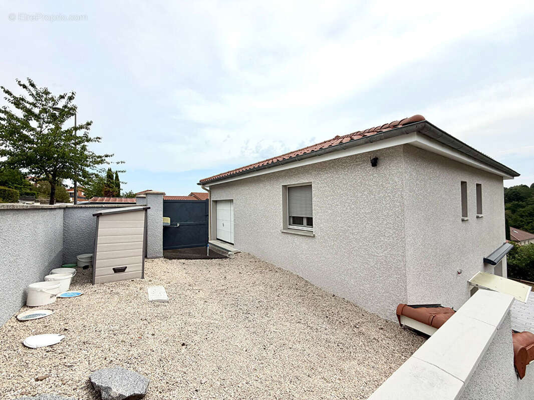 À VENDRE - Maison contemporaine de 115 m² à Villars (42390) - Vue exceptionnelle sur le Golf de Saint-Étienne - photo 4