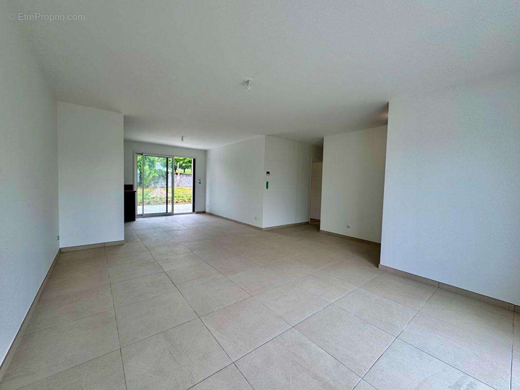 Maison à COULANGES-LES-NEVERS